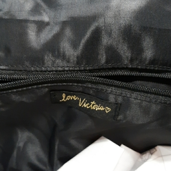 Victoria's Secret tote and girl in Pink wallet - Picture 4 of 5